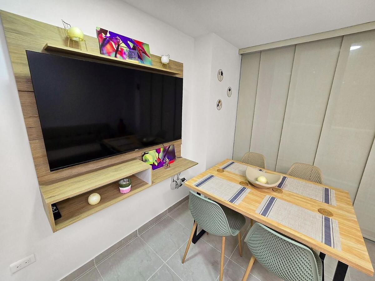 Elegancia Y Comodidad Cerca Del Mar Y Aeropuerto Apartamento *