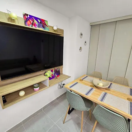 Elegancia Y Comodidad Cerca Del Mar Y Aeropuerto Apartamento *