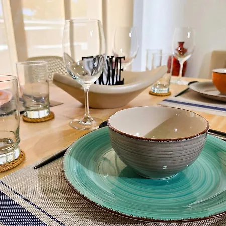 Elegancia Y Comodidad Cerca Del Mar Y Aeropuerto Apartamento