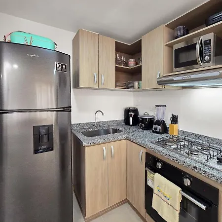 Elegancia Y Comodidad Cerca Del Mar Y Aeropuerto Apartamento *